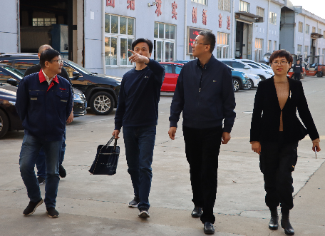 熱烈歡迎奉城鎮黨委領(lǐng)導，經(jīng)濟園區總經(jīng)理蒞臨百強視察