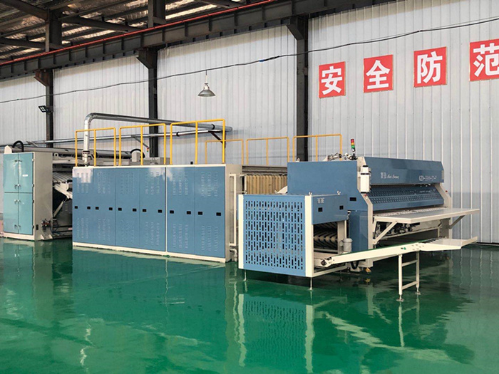 水洗廠(chǎng)使用燙平機這些方面需要注意